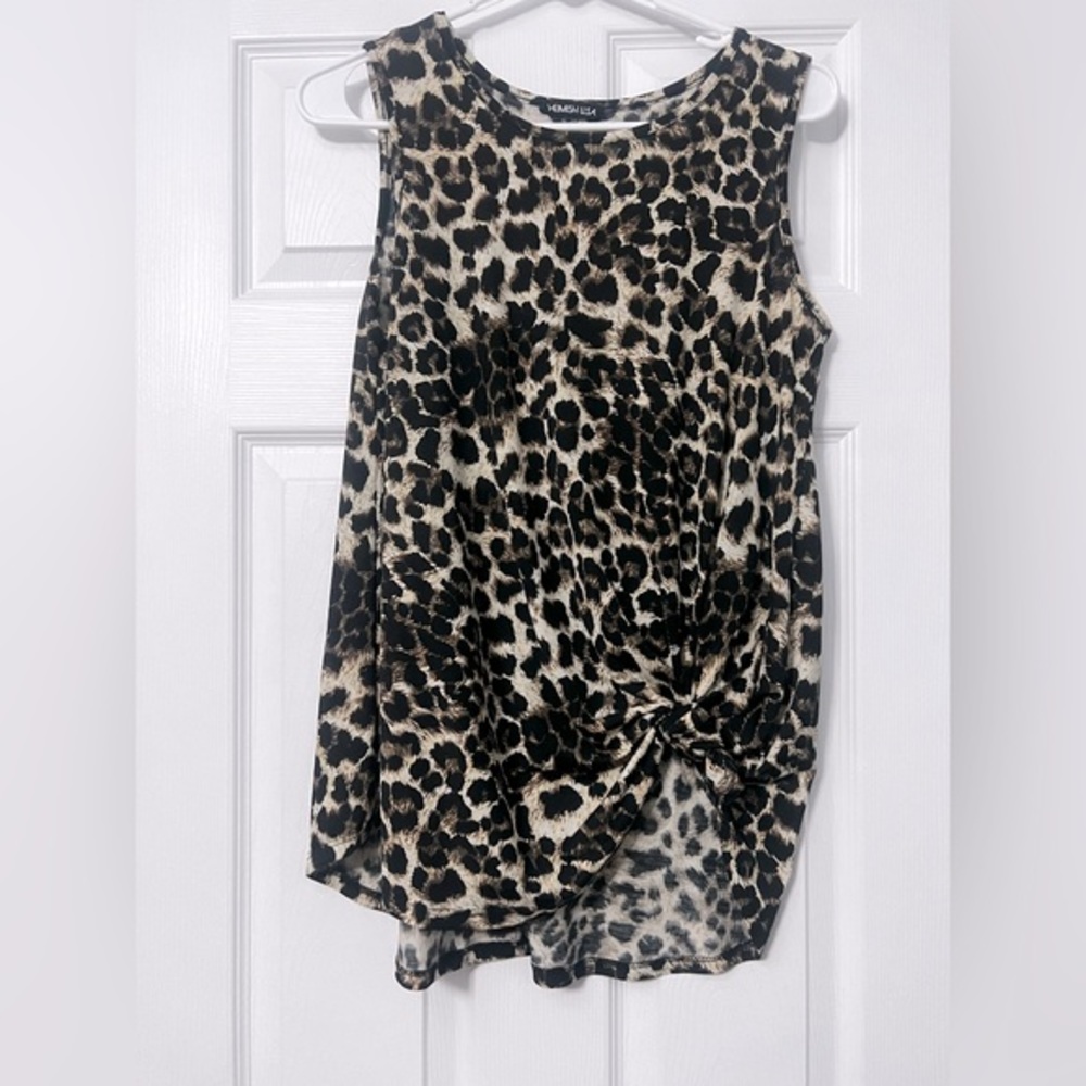 Womens leopard cheetah print top. Relaxed fit medium.‎